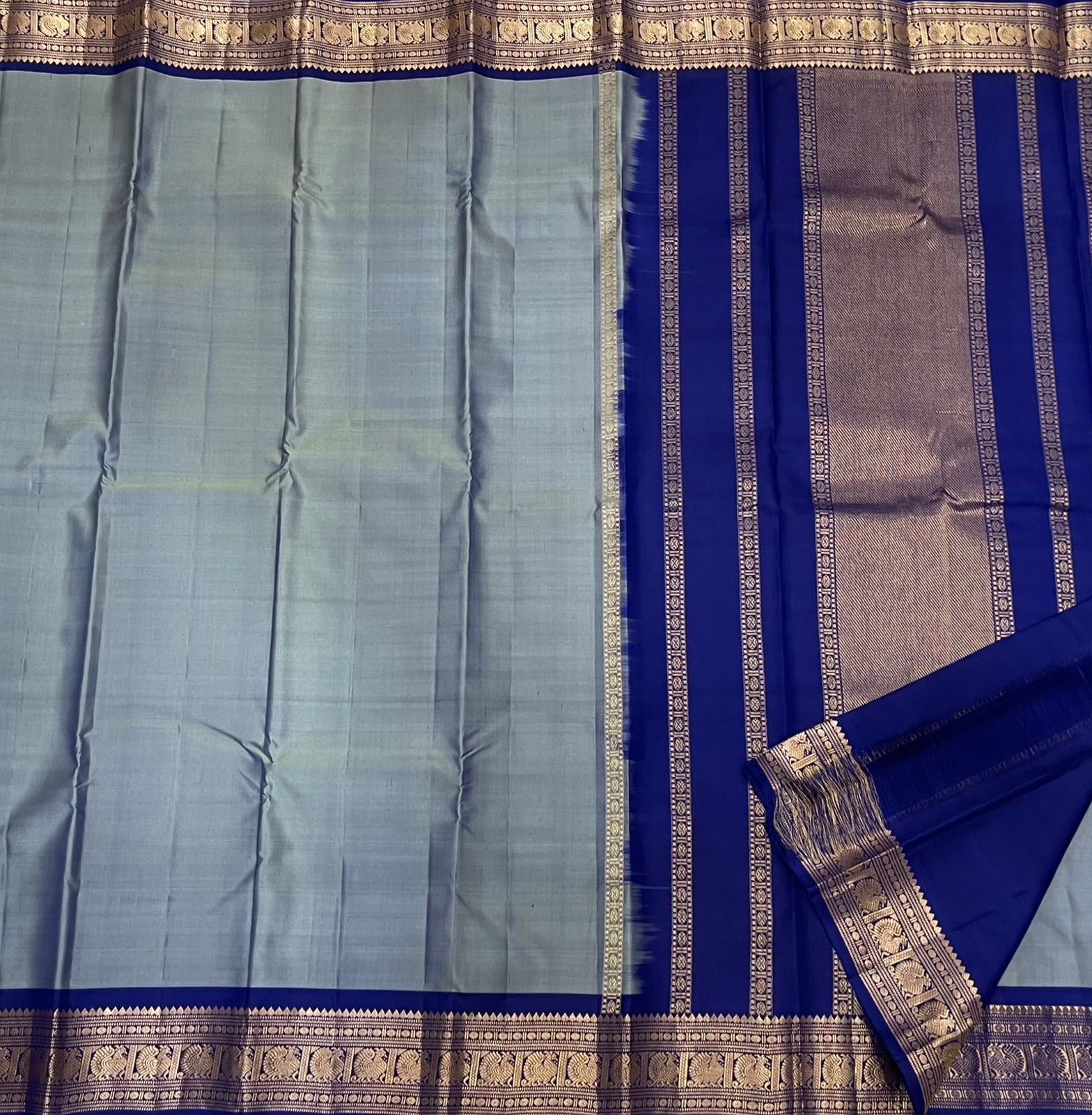 Classic Grey & Royal Blue Elegance Kanchipuram Handloom Silk Saree SS24459