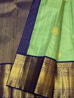 Load image into Gallery viewer, Classic Pista Green &amp; Navy Blue 2gm Zari Vaira Oosi Checks Elegance Kanchipuram Handloom Silk Saree SS27617
