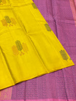 Load image into Gallery viewer, Classic Gold &amp; Creamy Pink 1gm Zari Elegance Kanchipuram Handloom Silk Saree SS23547
