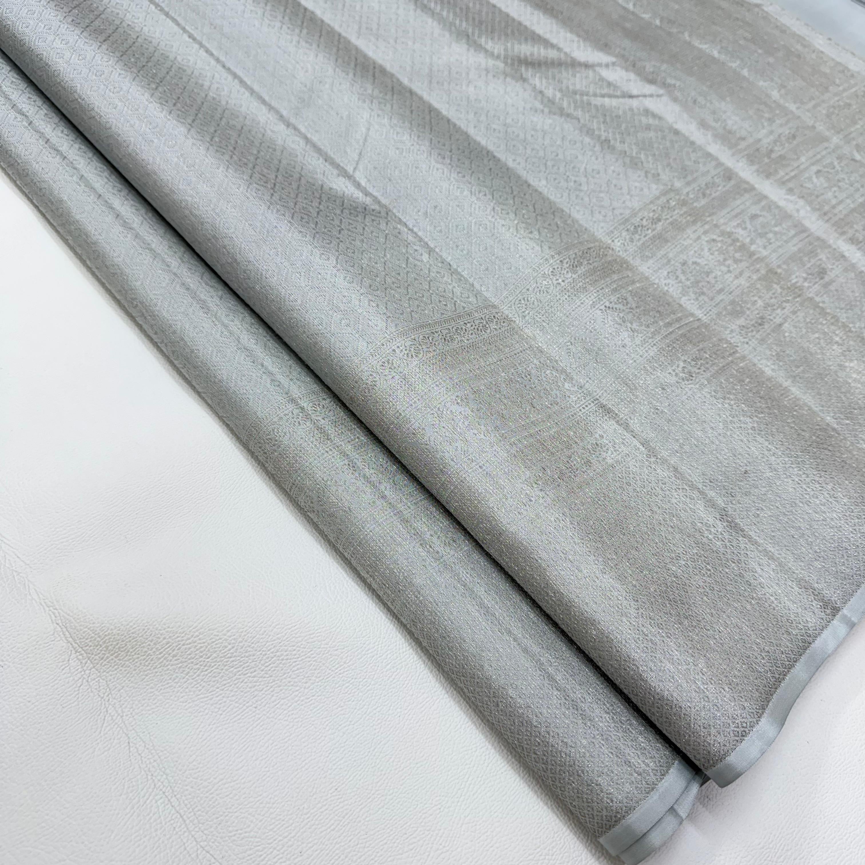 Classic Pastel Grey Neem Zari Elegance Kanchipuram Handloom Silk Saree SS24222