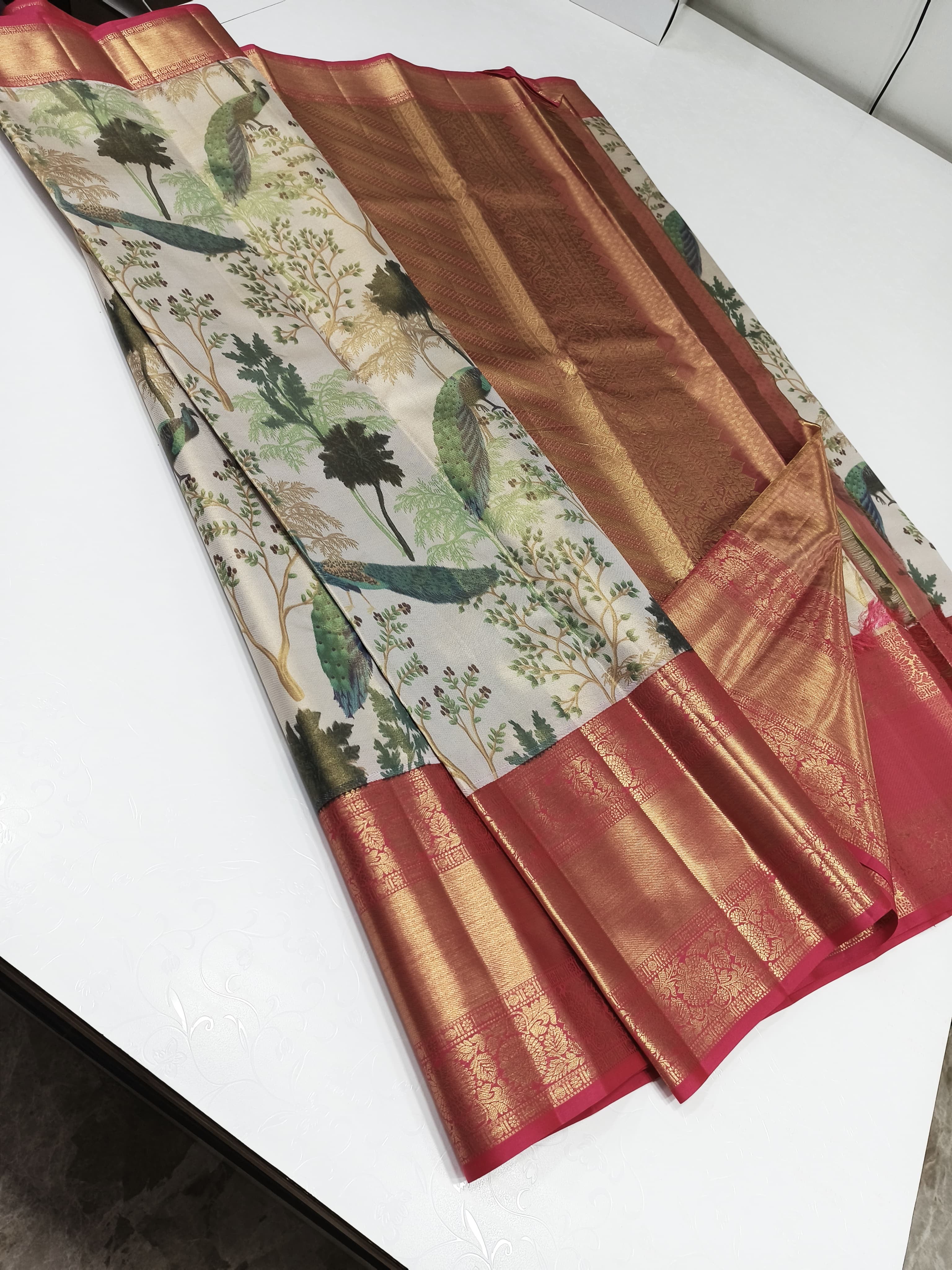 Classic Butter Cream & Red 2gm Zari Digital Print Bridal Elegance Kanchipuram Handloom Silk Saree SS25298