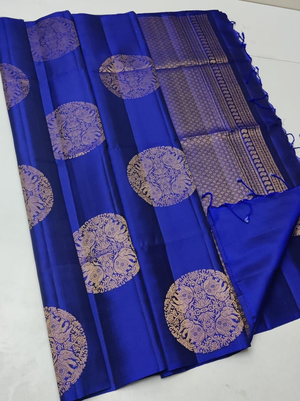 Classic Royal Blue Elegance Handloom Soft Silk Saree SS24279