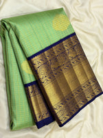 Load image into Gallery viewer, Classic Pista Green &amp; Navy Blue 2gm Zari Vaira Oosi Checks Elegance Kanchipuram Handloom Silk Saree SS27617

