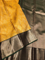 Load image into Gallery viewer, Classic Sunny Yellow &amp; Bottle Green Bridal Elegance Kanchipuram Handloom Silk Saree SS26696
