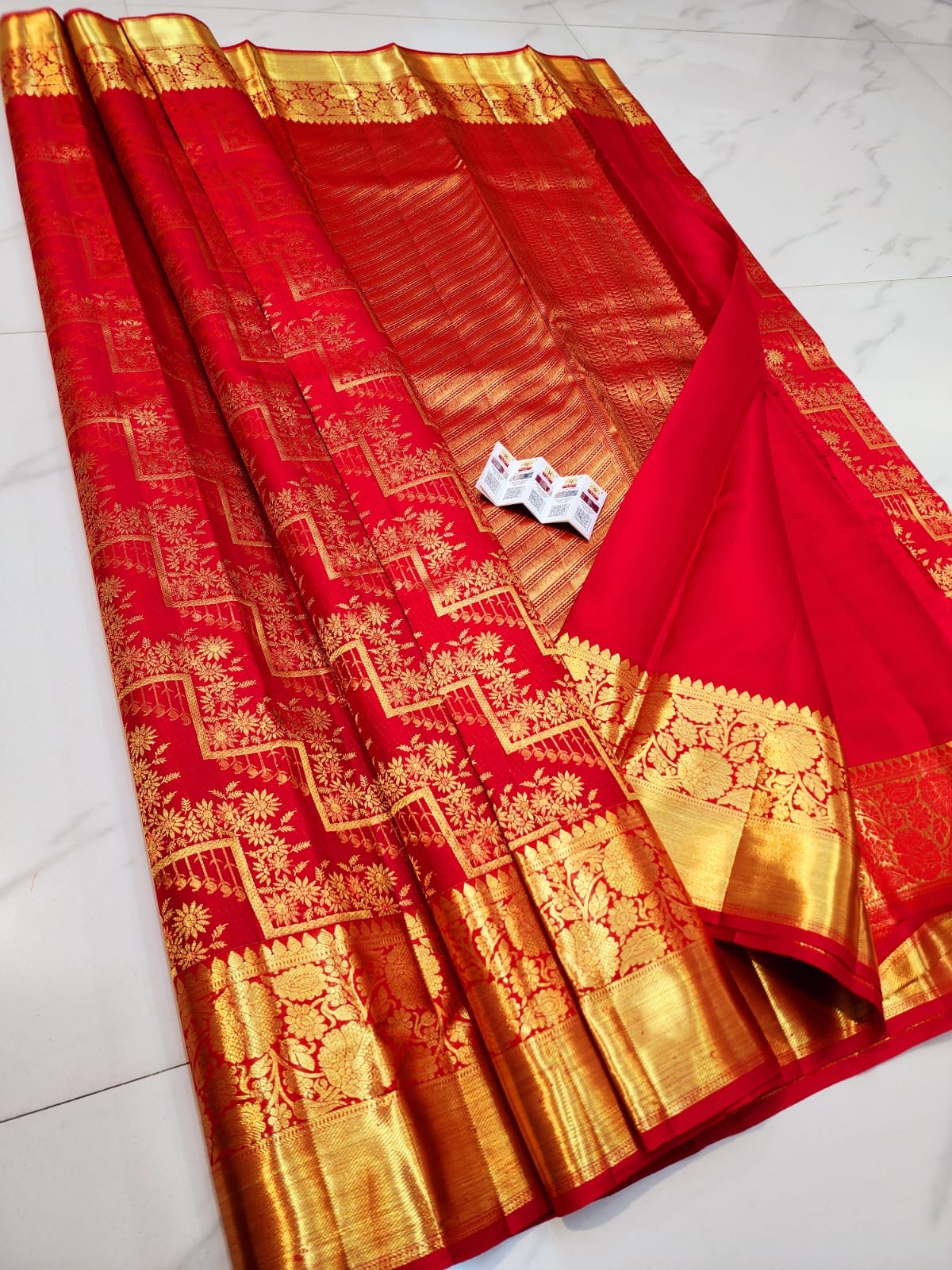 Classic Crimson Red Bridal Elegance Kanchipuram Handloom Silk Saree SS26078