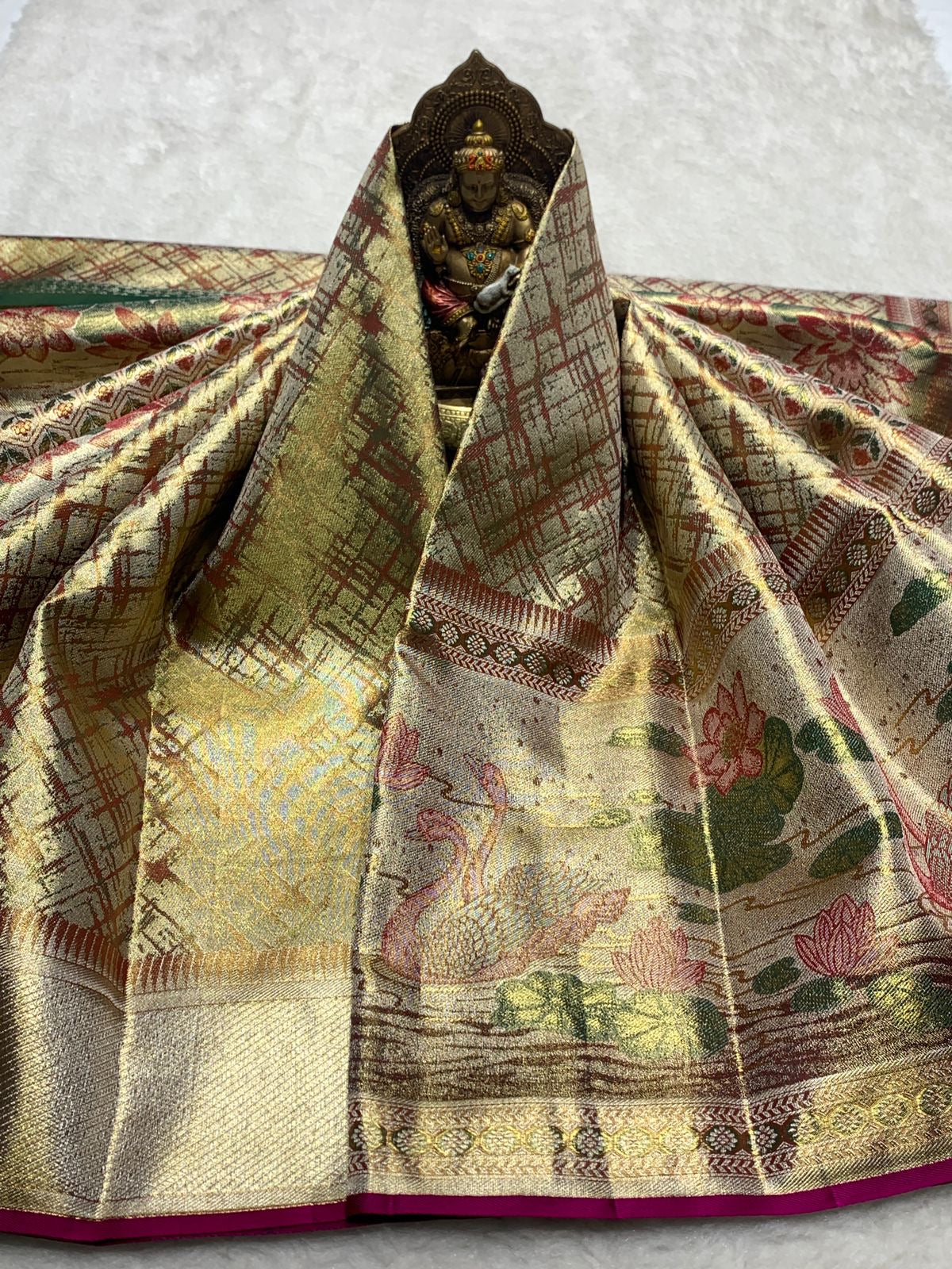 Classic Gold 2gm Zari Bridal Elegance Kanchipuram Handloom Silk Saree SS25366