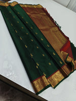 Load image into Gallery viewer, Classic Bottle Green &amp; Red 2gm Zari Elegance Kanchipuram Handloom Silk Saree SS23588
