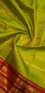 Load image into Gallery viewer, Classic Spring Green &amp; Brick Orange Red 2gm Zari Elegance Kanchipuram Handloom Silk Saree SS27953
