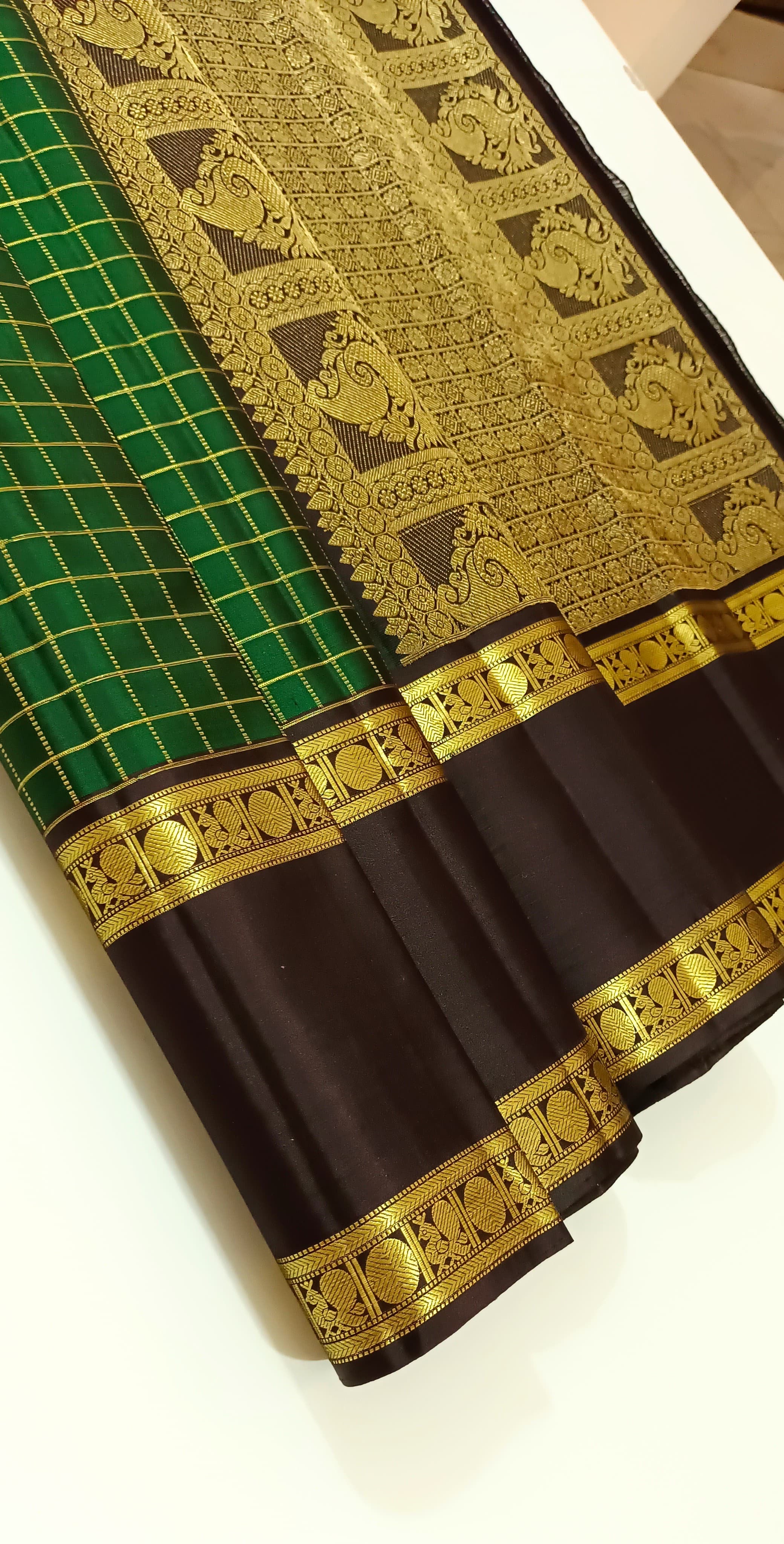 Classic Green & Dark Brown Zari Kattam & Rettai Pet Border Elegance Kanchipuram Handloom Silk Saree SS25337