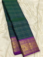 Load image into Gallery viewer, Classic Peacock Green &amp; Fuchsia Pink 2gm Zari Vaira Oosi Elegance Kanchipuram Handloom Silk Saree SS25325

