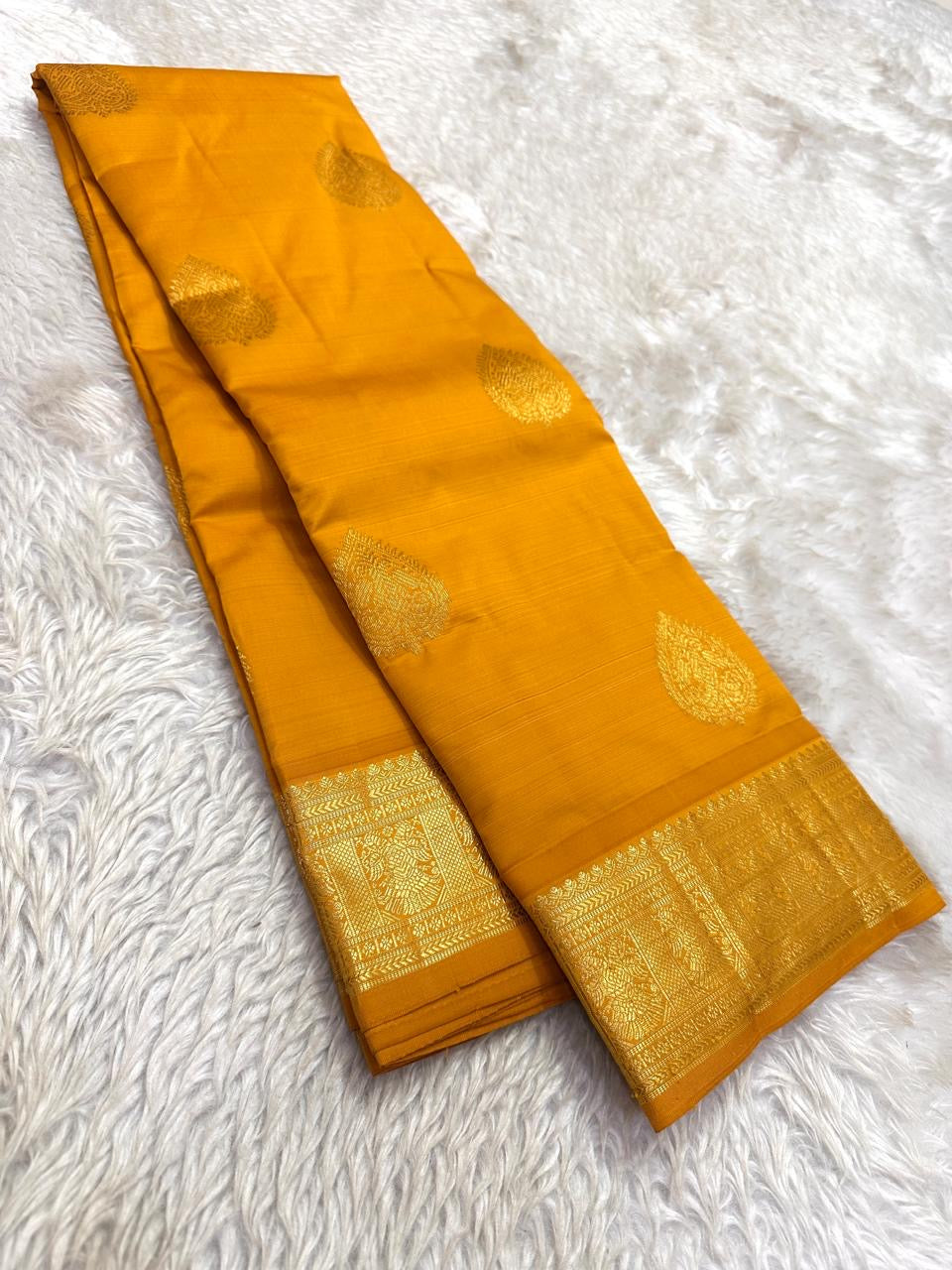 Classic Golden Yellow Kanchipuram Handloom Silk Saree SS26083