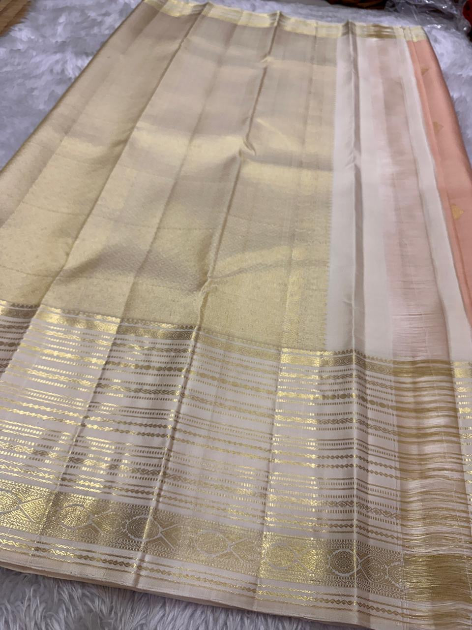 Classic Peach Tint & Offwhite 2gm Zari Bridal Elegance Kanchipuram Handloom Silk Saree SS24768