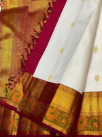 Load image into Gallery viewer, Classic White &amp; Barn Red 2gm Zari Meena Border Kanchipuram Handloom Silk Saree SS25593
