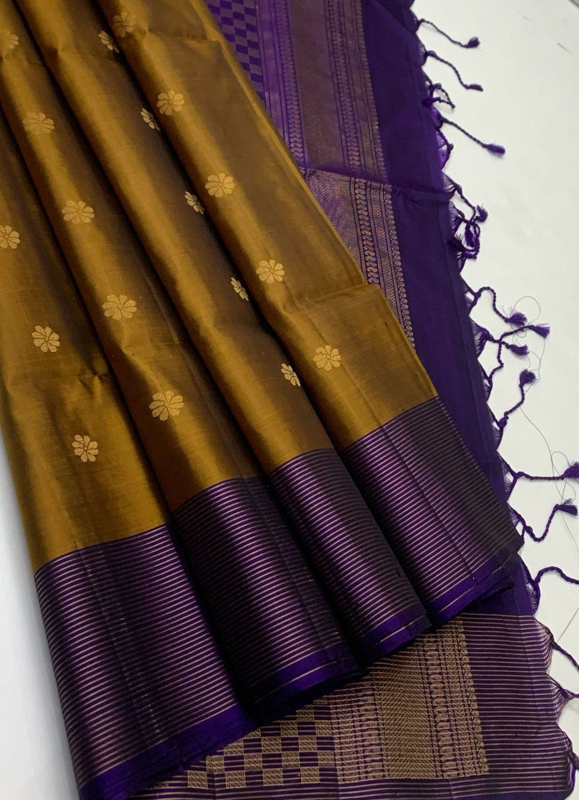 Classic Gold & Violet Elegance Handloom Soft Silk Saree SS24582