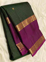Load image into Gallery viewer, Classic Bottle Green &amp; Wine Purple 2gm Zari Vaira Oosi Kanchipuram Handloom Silk Saree SS25587
