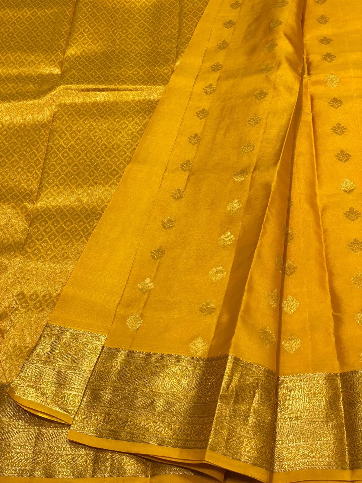 Classic Mustard 1gm Zari Elegance Kanchipuram Handloom Silk Saree SS23471