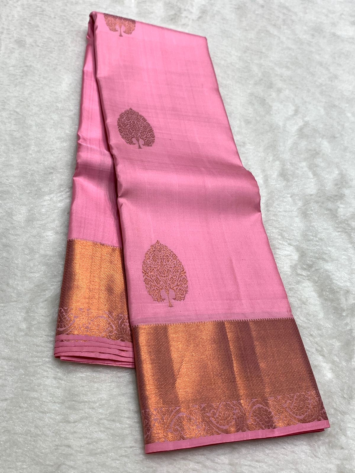 Classic Creamy Pink 2gm Zari Kanchipuram Handloom Silk Saree SS25822