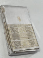 Load image into Gallery viewer, Classic White 2gm Zari Elegance Kanchipuram Handloom Silk Saree SS24755
