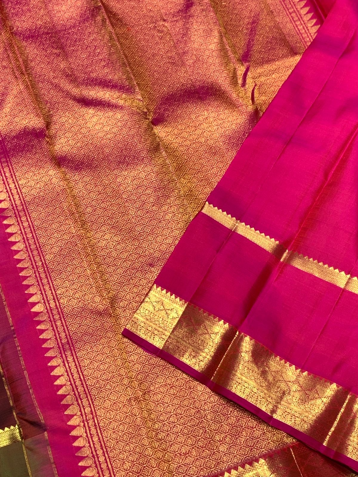 Classic Green & Brown 2gm Zari Elegance Kanchipuram Handloom Silk Saree SS25372