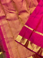 Load image into Gallery viewer, Classic Green &amp; Brown 2gm Zari Elegance Kanchipuram Handloom Silk Saree SS25372
