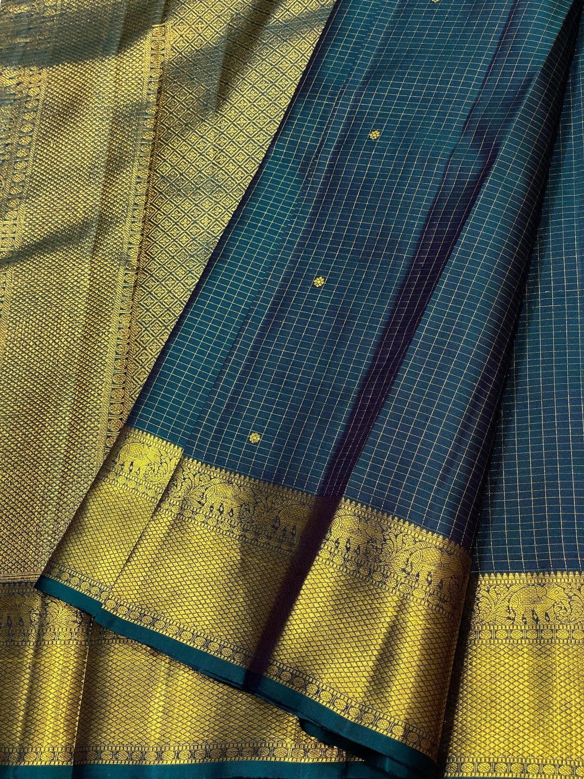 Classic Imperial Blue 2gm Zari Vaira Oosi Checks Elegance Kanchipuram Handloom Silk Saree SS24739