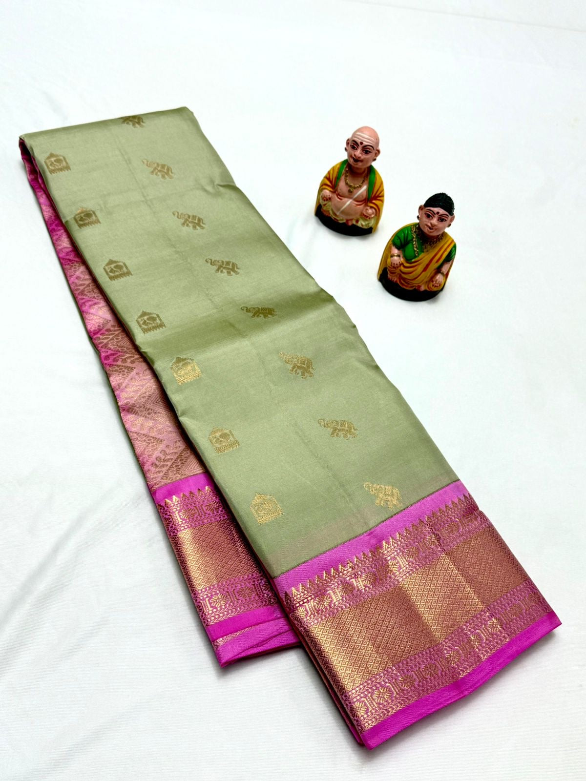 Classic Pista Green & Fuchsia Pink Elegance Kanchipuram Handloom Silk Saree SS23793