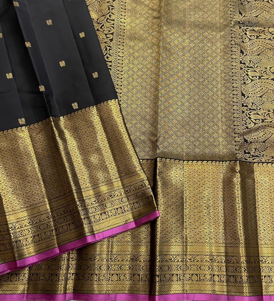 Classic Shadow Black 2gm Zari Elegance Kanchipuram Handloom Silk Saree SS22792