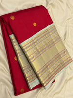 Load image into Gallery viewer, Classic Chilli Red &amp; Pastel Green 2gm Zari Elegance Kanchipuram Handloom Silk Saree SS28589
