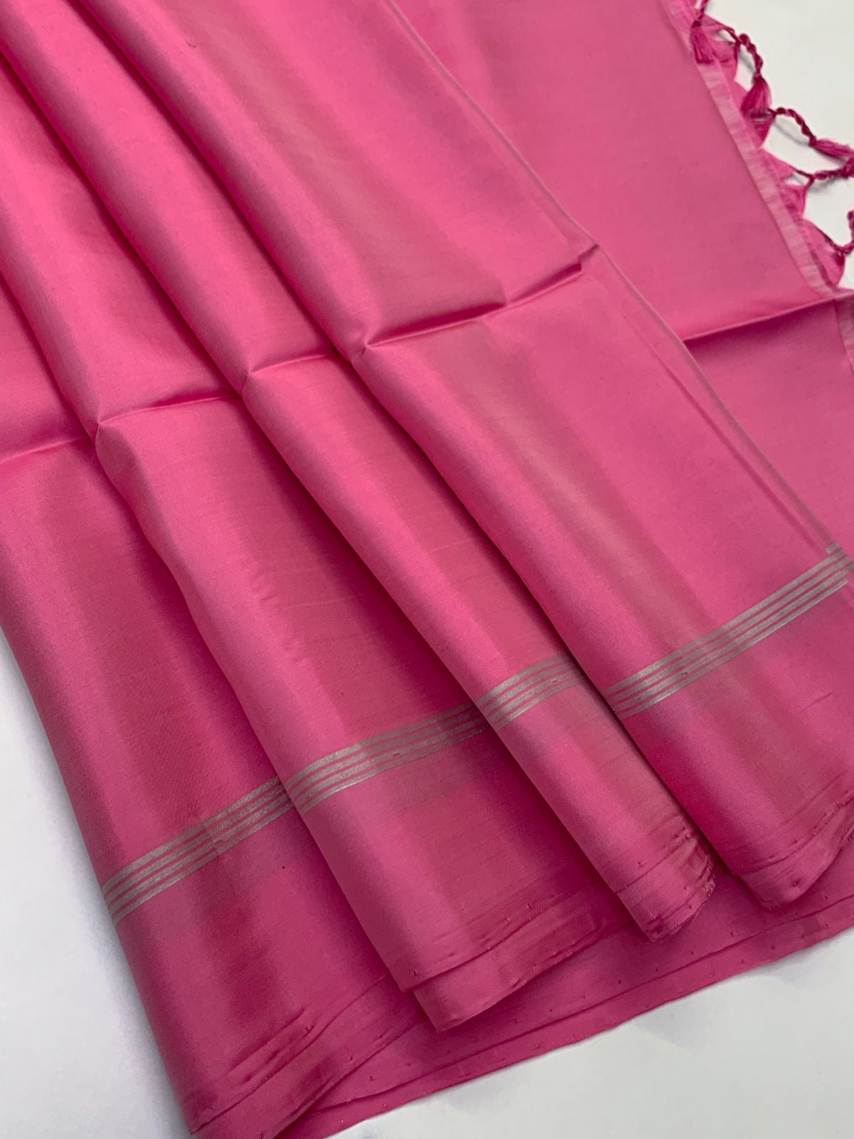 Classic Creamy Pink Elegance Plain Handloom Soft Silk Saree SS26127