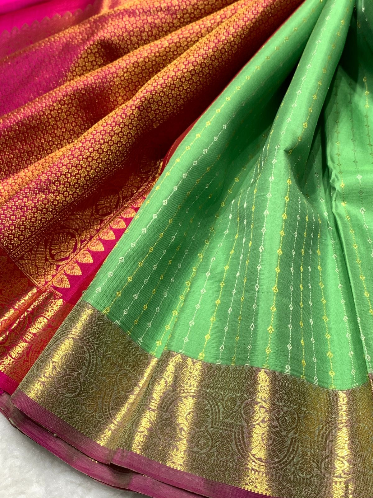 Classic Light Green & Deep Pink 2gm Zari Bridal Elegance Kanchipuram Handloom Silk Saree SS25568