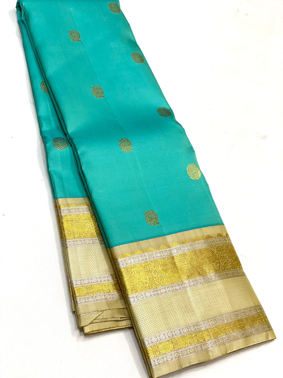 Classic Turquoise Green & Butter Cream 2gm Zari Elegance Kanchipuram Handloom Silk Saree SS22110