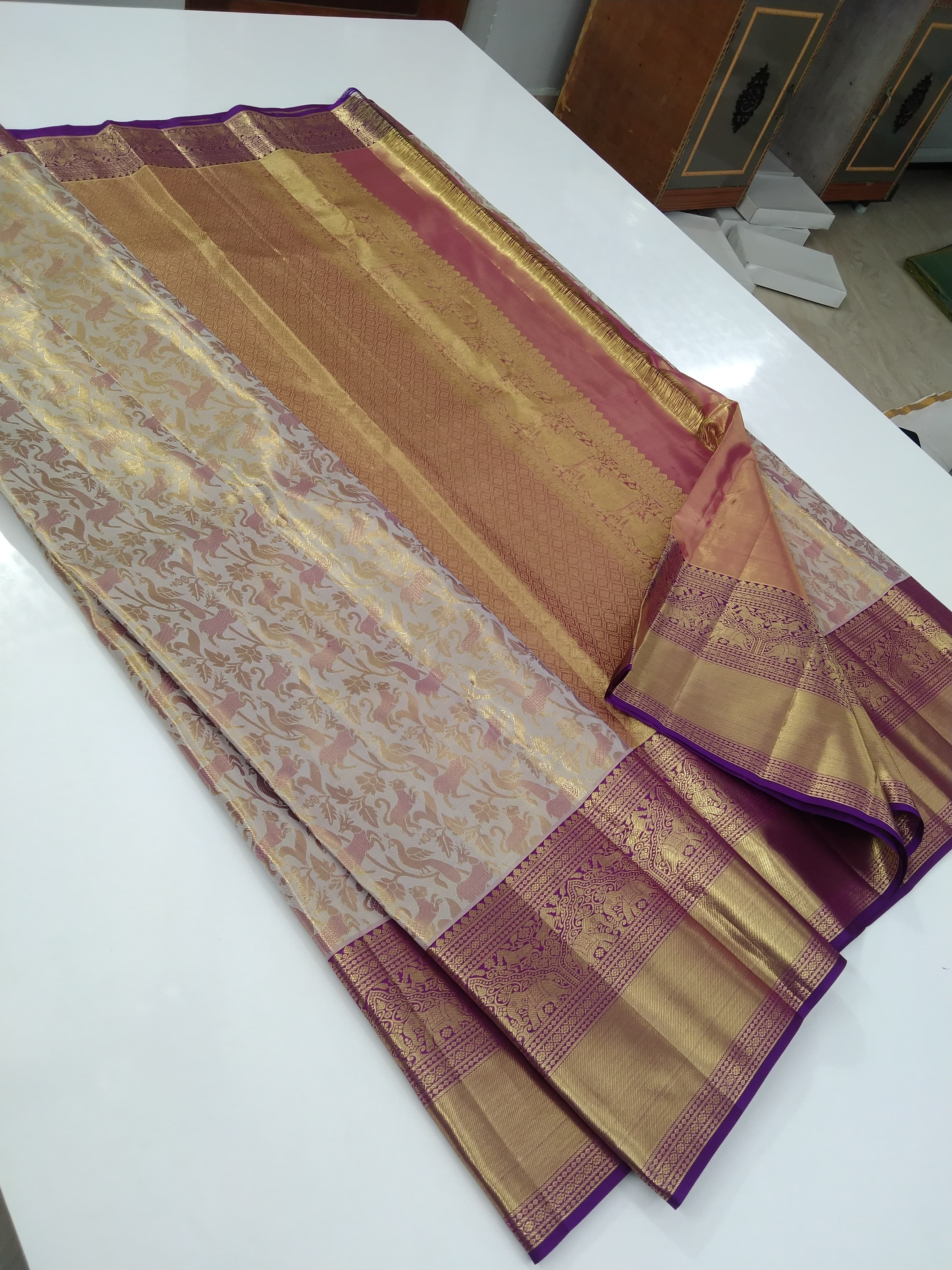 Classic off-white & Violet Bridal Elegance Kanchipuram Tissue Handloom Silk Saree SS26106