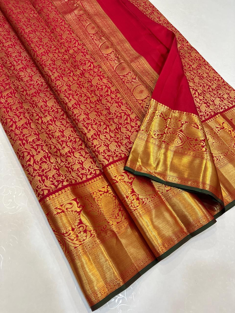 Classic Chilli Red Bridal Elegance Kanchipuram Handloom Silk Saree SS26638