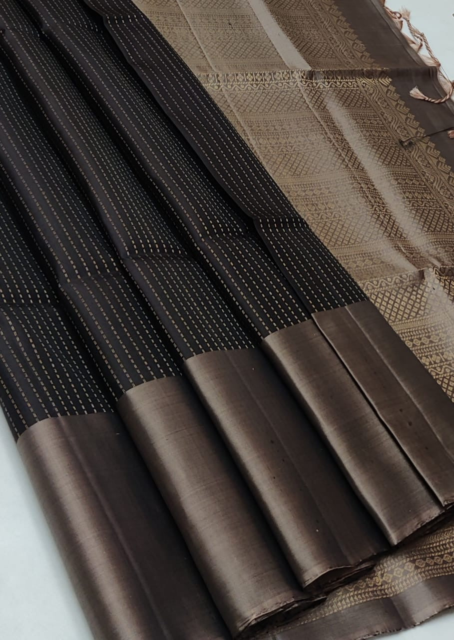 Rave Black & Cocoa Elegance Handloom Soft Silk Saree SS20280