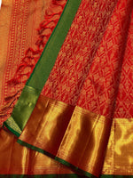 Load image into Gallery viewer, Classic Chilly Red &amp; Green 2gm Zari Kanchipuram Handloom Silk Saree SS25612
