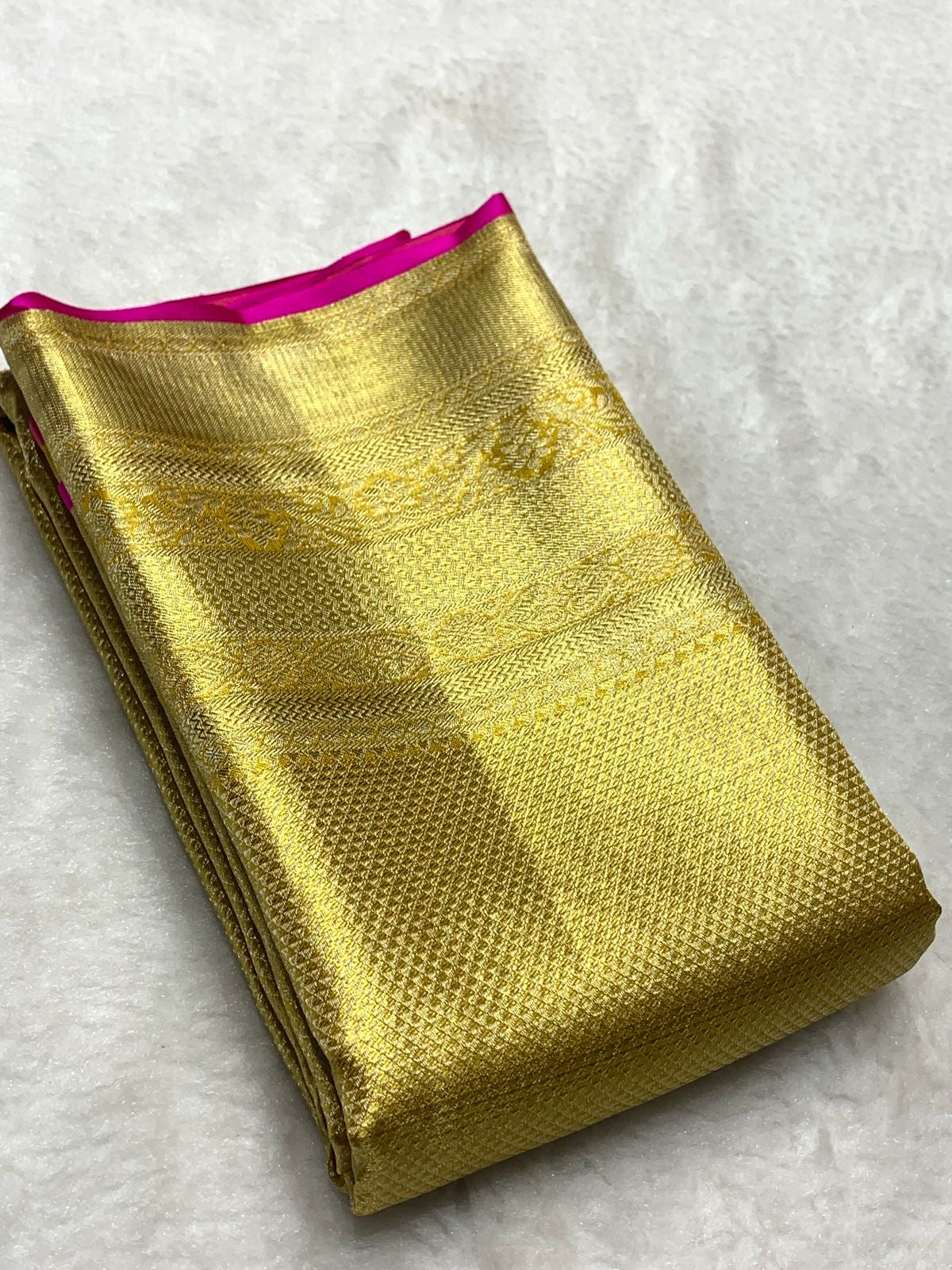 Classic Gold Bridal Elegance Kanchipuram Handloom Silk Saree SS24859