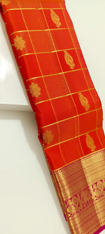 Load image into Gallery viewer, Classic Orange &amp; Rani Pink 2gm Zari Vaira Oosi Elegance Kanchipuram Handloom Silk Saree SS25268
