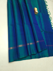 Classic Peacock Green Elegance Plain Handloom Soft Silk Saree SS26445