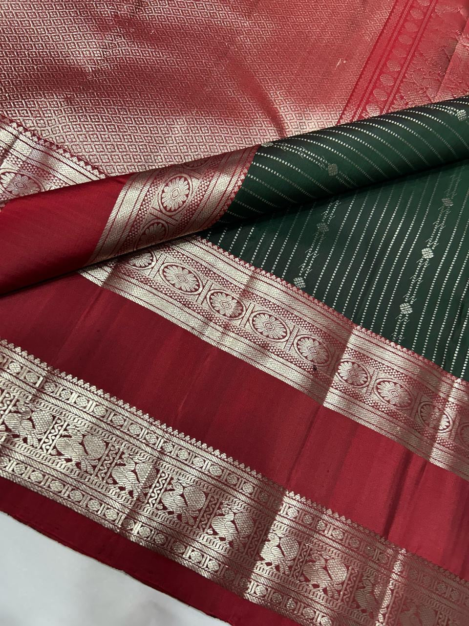Classic Pine Green & Barn Red 2gm Silver Zari Elegance Kanchipuram Handloom Silk Saree SS25382