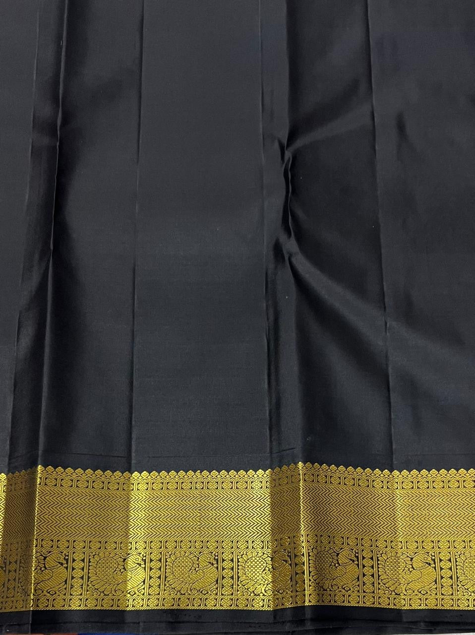 Classic Multichecker & Black 2gm Zari Bridal Elegance Kanchipuram Handloom Silk Saree SS24769