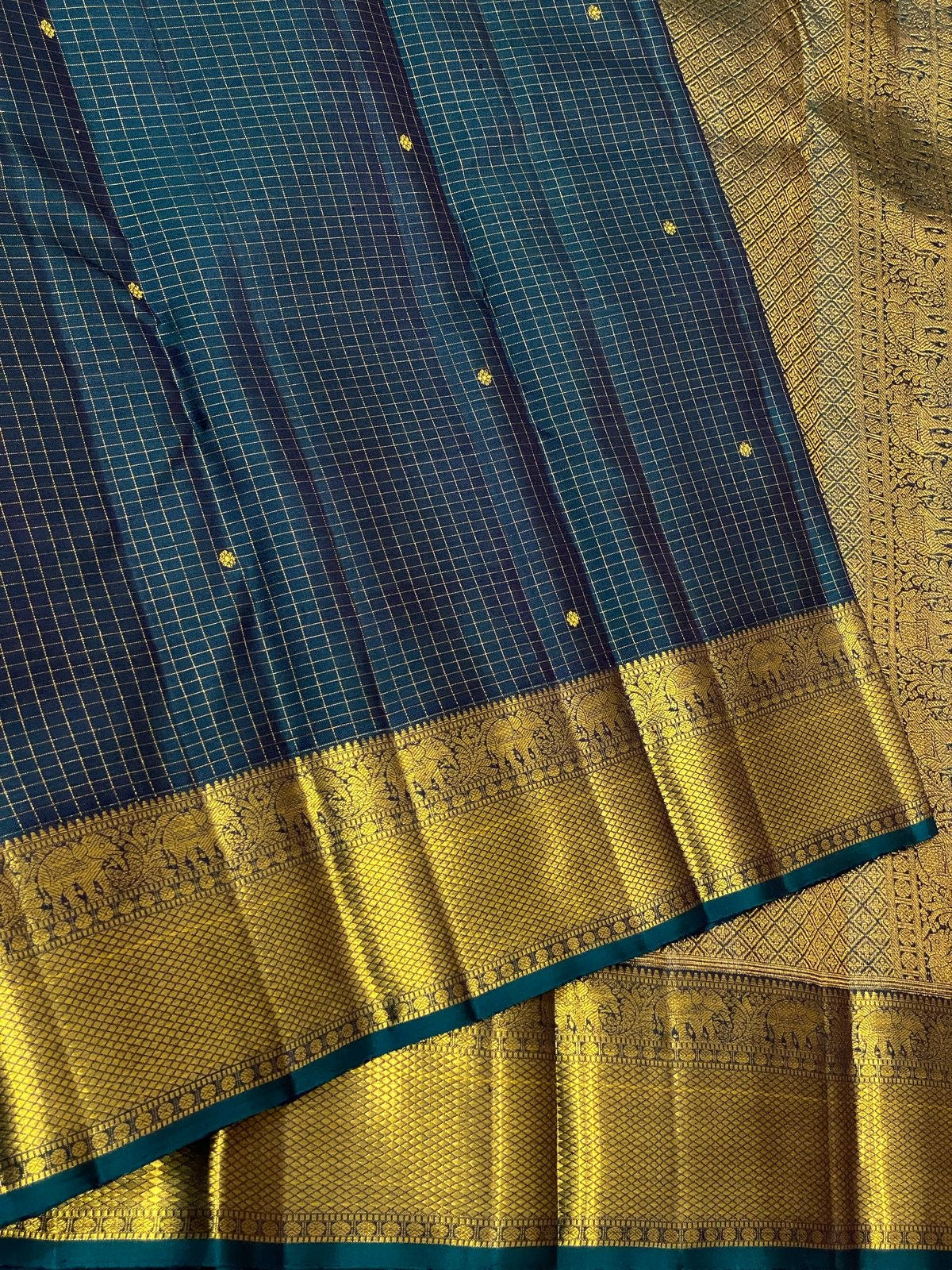 Classic Imperial Blue 2gm Zari Vaira Oosi Checks Elegance Kanchipuram Handloom Silk Saree SS24739