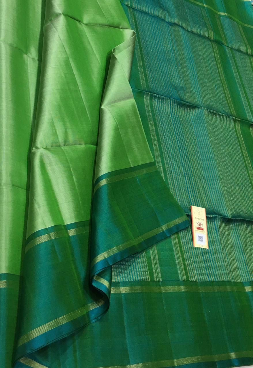 Classic Parrot Green Elegance Handloom Soft Silk Saree SS26480
