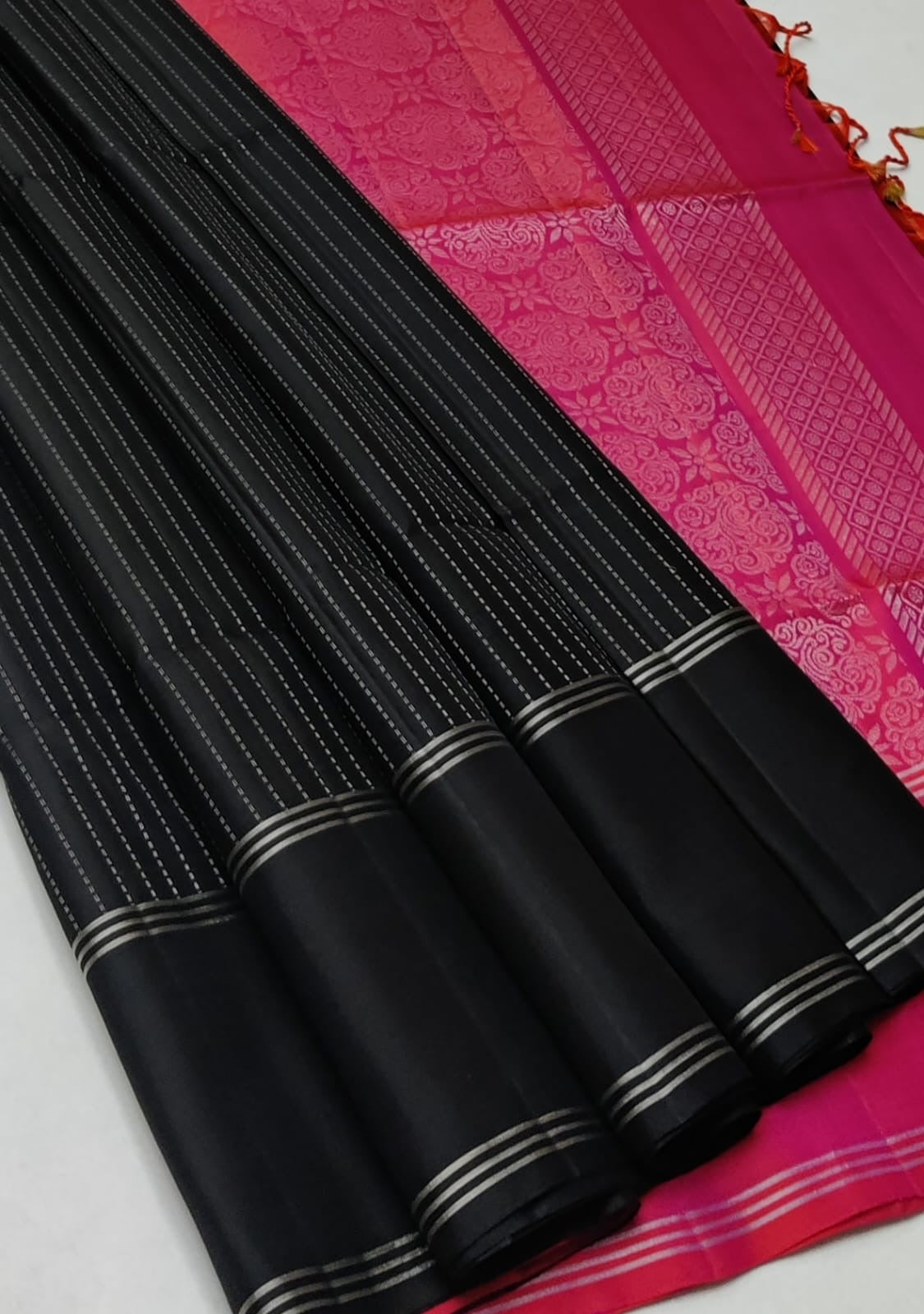 Classic Charcoal Black & Deep Pink Double Warp Elegance Handloom Soft Silk Saree SS23530