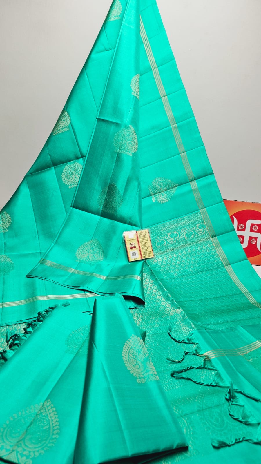 Classic Turquoise Green Elegance Handloom Soft Silk Saree SS24754