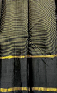 Classic Onion Pink & Charcoal Black Elegance Handloom Soft Silk Saree SS24125