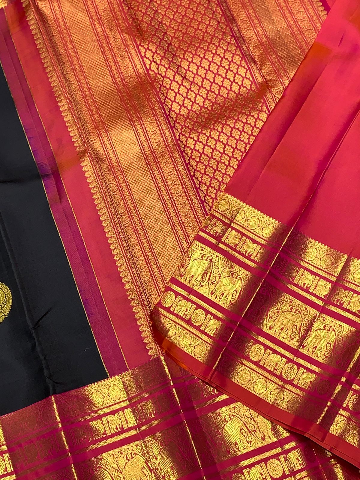 Classic Charcoal Black & Brick Reddish Pink 2gm Zari Kanchipuram Handloom Silk Saree SS25825