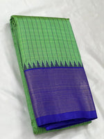 Load image into Gallery viewer, Classic Kelly Green &amp; Royal Blue 2gm Zari Elegance Kanchipuram Handloom Silk Saree SS24133
