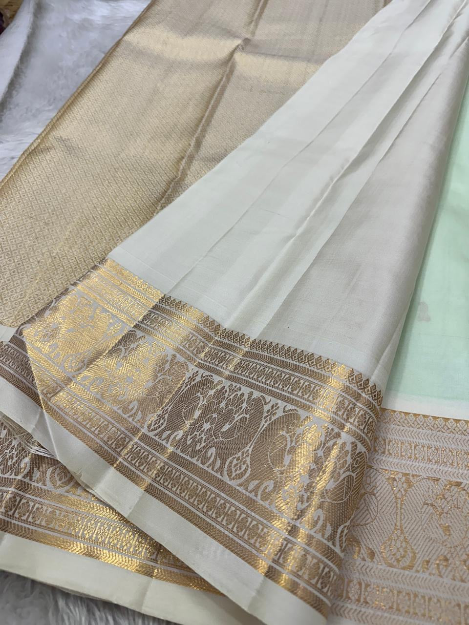 Classic Pastel Sea Green & Pearl White Elegance Kanchipuram Handloom Silk Saree SS23673