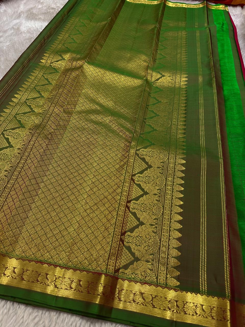 Classic Cherry Red & Olive Green Elegance Kanchipuram Handloom Silk Saree SS25391