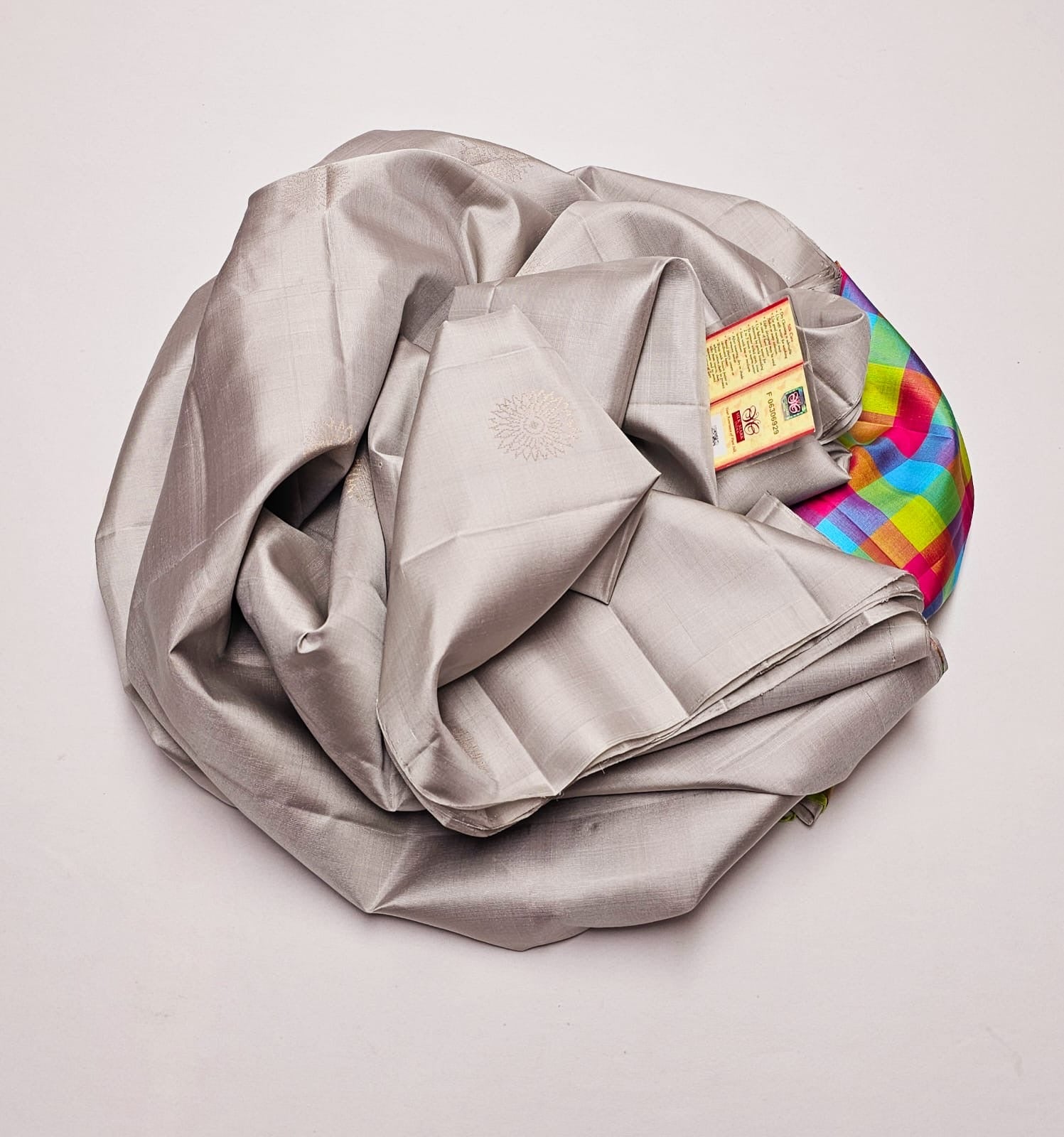 Classic Ash Tint & Multi Color Checks Elegance Handloom Soft Silk Saree SS26345